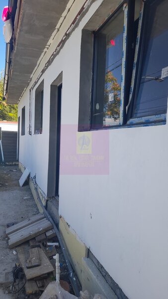 BUCURESTI - SE VINDE CASA 3 CAM IN GIULESTI